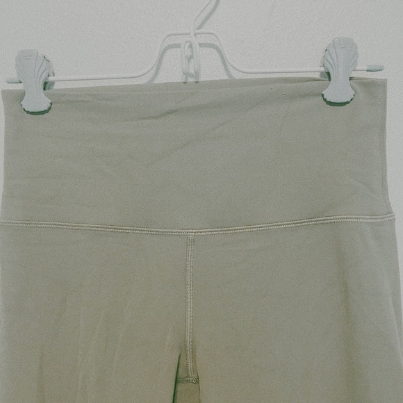 Lululemon - Picture 2 of 6